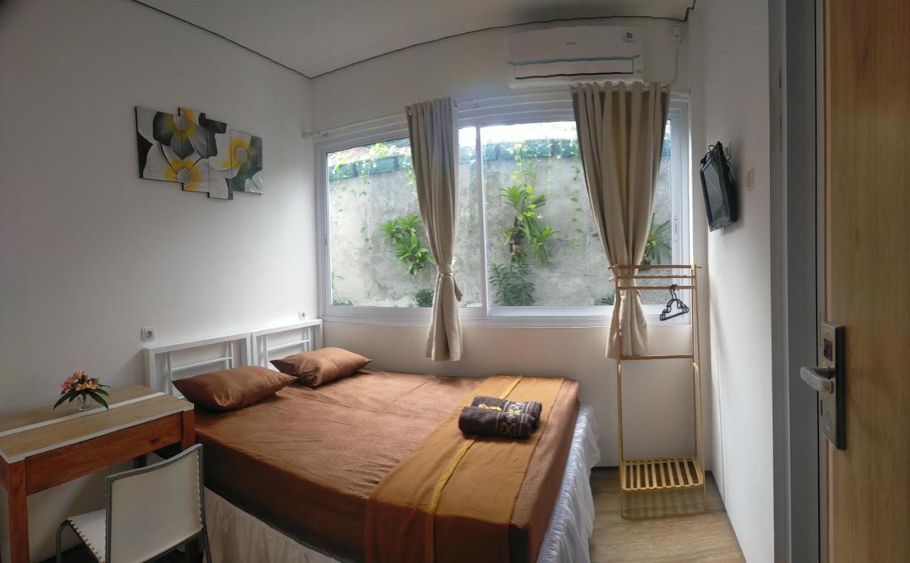 Rion Hostel Bogor Exterior photo