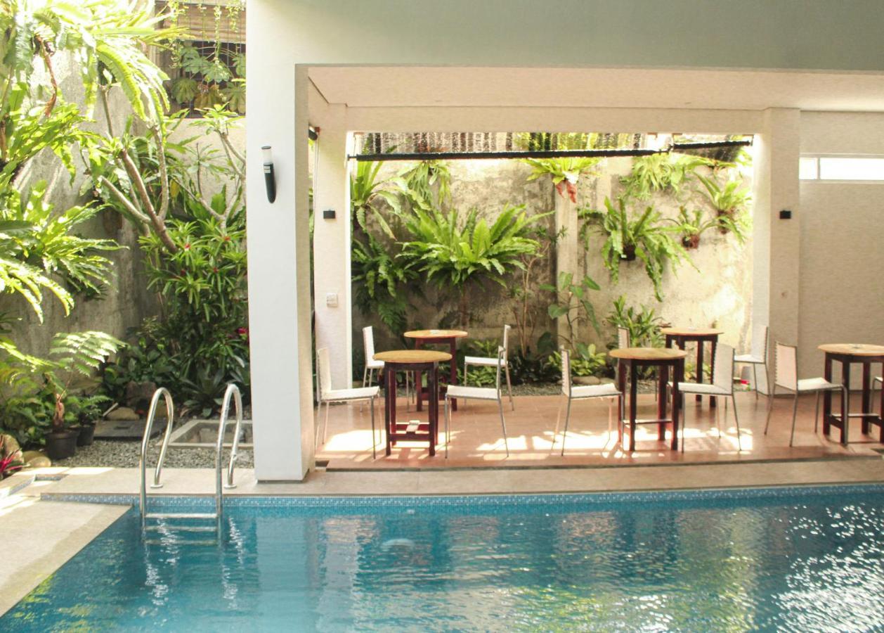 Rion Hostel Bogor Exterior photo